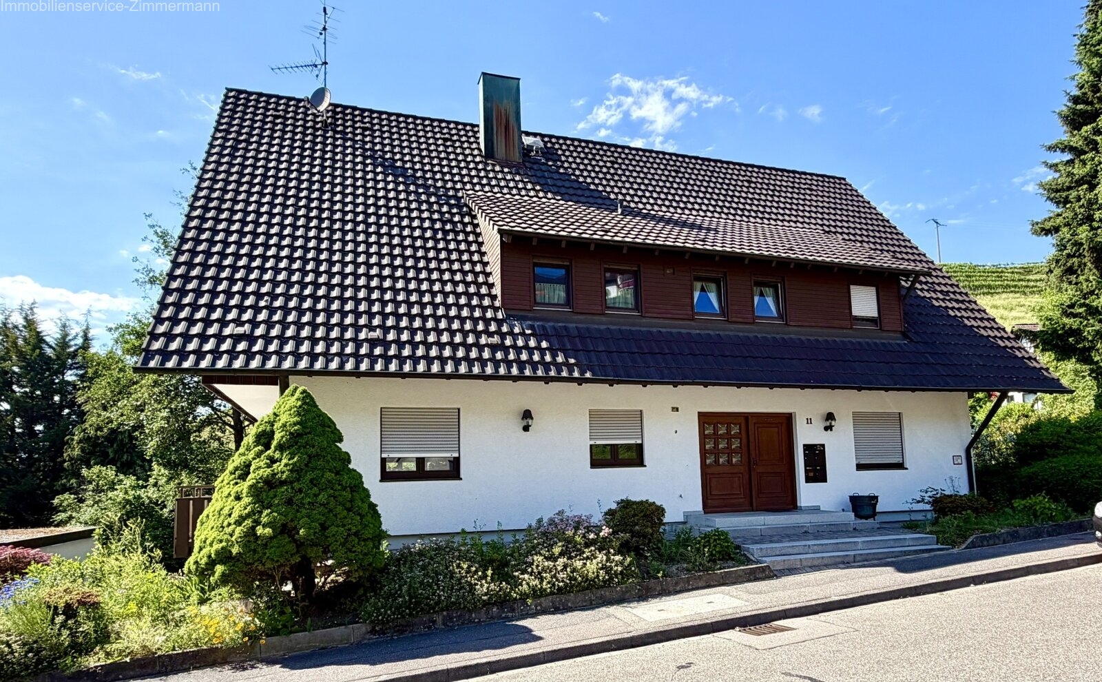 Gepflegtes Mehrfamilienhaus in idyllischer Lage von Sasbachwalden zu verkaufen 